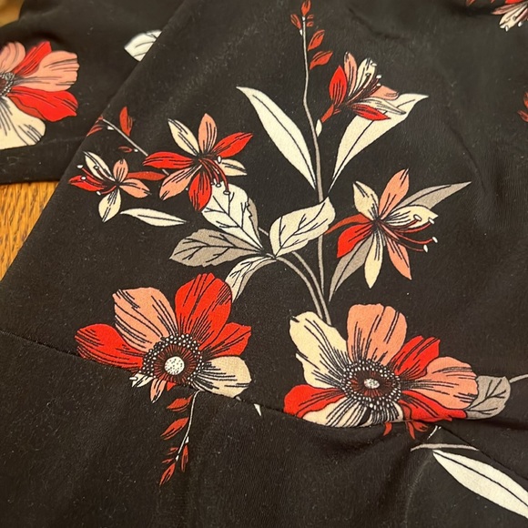 DRESS TO IMPRESS - Picture 6 of 6